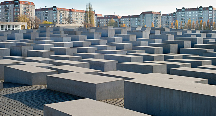 Holocaust Monument2